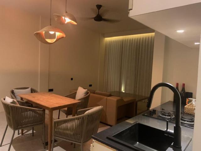 נמבראלה Casa Narrow Villa מראה חיצוני תמונה
